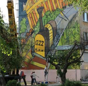«Набережная стала ярче». Детские рисунки перенесли на фасады домов на Горошникова (фото)