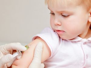 Бесплатные вакцины от кори, краснухи и паротита поступают в Нижний Тагил с опозданием