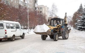 Дорожники Нижнего Тагила работают круглосуточно в авральном режиме, устраняя последствия снегопада
