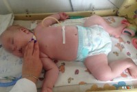 За смерть новорожденной девочки врача Перинатального центра ограничили в свободе на 1,5 года, но работы лишать не стали