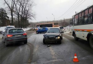 В аварии на Восточном шоссе пострадал водитель (фото)