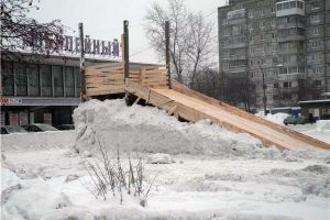 Две горки и ледовые скульптуры построят для жителей Выи и Красного Камня