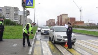 На Гальянке сбили женщину, переходившую на красный сигнал светофора (фото)