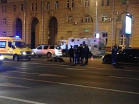 Опубликовано видео смертельного наезда правительственного «Мерседеса» на полицейского в центре Москвы