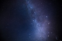 Для тех кто пропустил: фотограф сделал завораживающие снимки самого яркого звездопада года над Уралом