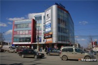Торговые центры «Квадрат» и «Александровский пассаж» отказались украшать здания к Новому году. У них нет денег