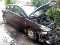 В Нижнем Тагиле из-за неисправной сигнализации сгорел Hyundai Solaris (фото)