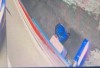 В Нижнем Тагиле мужчина разломал водомат ради 100 руб.: видео