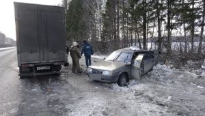 Водитель ВАЗ-21099 погиб после ДТП под Нижним Тагилом