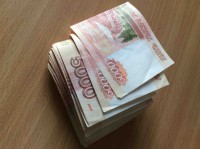 Семья из Нижнего Тагила обвиняет сотрудника банка в махинации, из-за которой они лишились 40 тысяч рублей. В полиции говорят о халатности