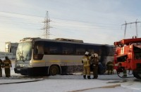 Рейсовый автобус Качканар — Нижний Тагил загорелся на автовокзале в Нижней Туре (видео)