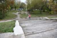 «Попросим студентов сделать проекты»: Пинаев хочет провести реконструкцию спуска к набережной от проспекта Строителей