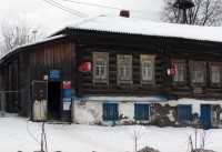 В отделениях Почты России начали продавать пиво, упор делается на деревни и посёлки. Такой шаг объясняют заботой о населении