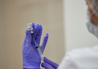 Свердловские власти поставили прививку от коронавируса