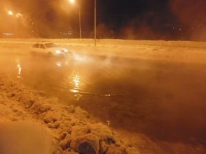 Улицу Серова затопило в результате коммунальной аварии