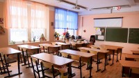 В Свердловской области пока не будут закрывать школы как в Москве, но усилят контроль за масочным режимом