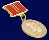 Транспортные полицейские поймали тагильчанина, который хотел продать за 300 рублей юбилейную медаль своего деда