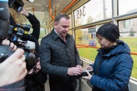 Мэр Нижнего Тагила Владислав Пинаев пообещал прокатиться на маршрутке в час пик для оценки транспортной реформы. Но после отпуска