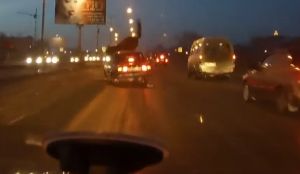 Видеорегистратор снял ДТП с лошадью, которая выбежала на дорогу в Нижнем Тагиле