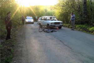 Подросток на велосипеде попал под колёса автомобиля «Жигули» (фото)