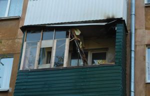 Пенсионер спалил балкон в жилом доме в центре Нижнего Тагила