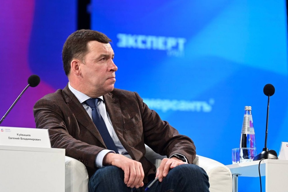 Свердловские власти хотят поднять престиж рабочих на фоне их тотального дефицита