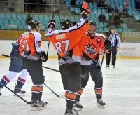 После 12 поражений, «Спутник» одержал первую победу в чемпионате ВХЛ (видео)