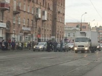 В центре Нижнего Тагила сбили пешехода, когда он выходил из трамвая (фото)