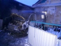 В Нижнем Тагиле от загоревшейся ГАЗели вспыхнул дом (фото)