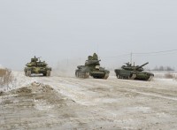 В Нижнем Тагиле провели гонки на танках разных эпох: Т-34, Т-72 и Т-90 (видео)
