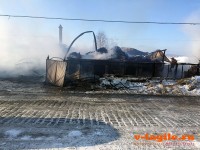Под Нижним Тагилом сгорел дом, ранее принадлежавший экс-члену правительства области из команды Росселя. Один человек погиб (фото)