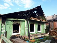 В Нижнем Тагиле из-за бомжа сгорели два дома (фото)