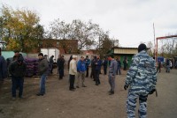 Полиция проверила мигрантов на овощном рынке «Букатино». 12 человек задержаны (фото)