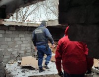 Тагильчанин провалился с крыши гаража и не смог докричаться помощи (фото)