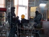 Штраф 45 тысяч рублей: итоги рейда ОМОН и полиции в ТЦ «Малина»