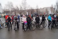 По улицам Нижнего Тагила проехали 300 велосипедистов (фото)
