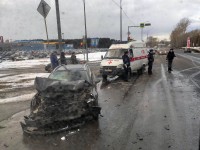 В Нижнем Тагиле у ТЦ DEPO столкнулись два автомобиля (фото, видео)