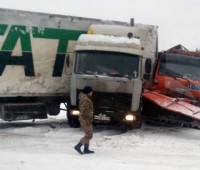Не везет: спасенный 68-летний дальнобойщик, который 2 недели жил в своем МАЗе на Серовском тракте, снова попал в ДТП (фото)