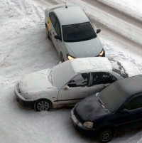 Попавшая в аварию водитель пообещала пожаловаться на плохую уборку снега в Нижнем Тагиле