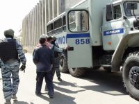 Подозрительных мигрантов, работающих на стройплощадке нижнетагильского цирка, доставили в полицию (фото)