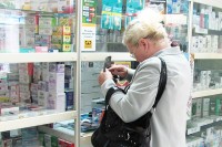 Обращайтесь к фармацевту: крупная аптечная сеть убрала ценники на медикаменты с витрин