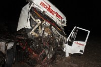 Тагильская полиция ищет свидетелей столкновения трёх грузовиков на Серовском тракте (фото)