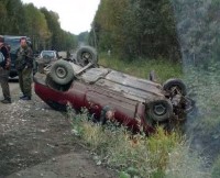 Пьяный водитель вылетел в кювет и перевернулся на дороге под Нижним Тагилом (фото)