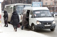 Тагильские перевозчики объяснили затягивание введения безналичной оплаты проезда в автобусах морозами