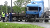 Водитель ЗИЛа из Челябинска в больнице: подробности столкновения двух грузовиков около ТЦ DEPO (фото, видео)
