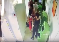 В Нижнем Тагиле объявили в розыск пару, которая украла косметику на 7 тысяч рублей (видео)