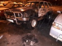 На Вагонке неизвестные сожгли три автомобиля (видео)