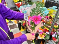 В преддверии 1 сентября тагильчане атакуют цветочные магазины