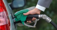 Бензин в США подешевел до 20 рублей за литр, а в России подорожал на 10 процентов