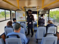 Куйвашеву пожаловались на пассажиров автобусов, которые не понимают опасности COVID-19 и едут без масок. Что ответил губернатор